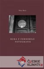 Ruka z černobílé fotografie