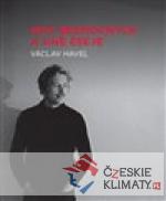 Moc bezmocných a jiné eseje